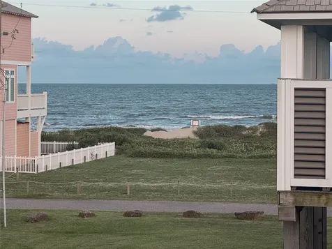2408 Sandpiper Crystal Beach TX 77650