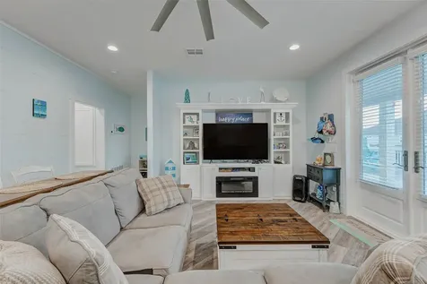 2408 Sandpiper Crystal Beach TX 77650