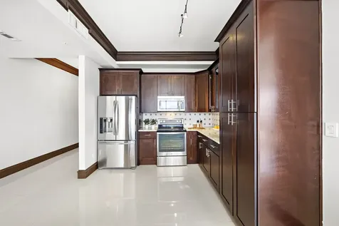 3333 Allen Parkway 2006 Houston TX 77019