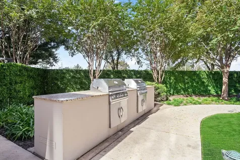 3333 Allen Parkway 2006 Houston TX 77019