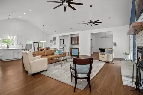 207 W Neyland Colmesneil TX 75938