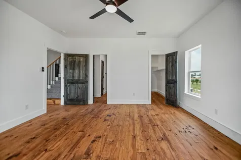 809 W Taylor Avenue Port O Connor TX 77982