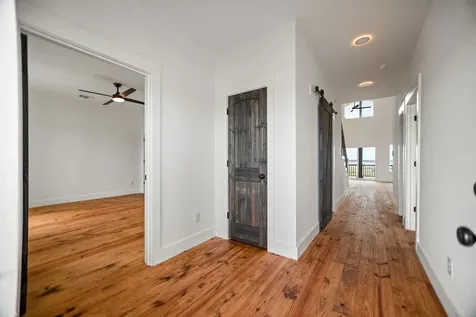 809 W Taylor Avenue Port O Connor TX 77982
