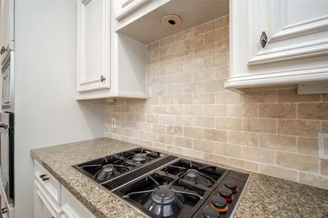 842 W 22nd Street Houston TX 77008
