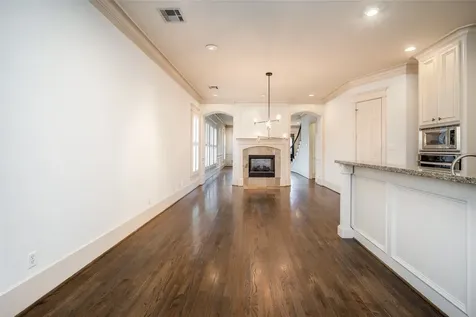 842 W 22nd Street Houston TX 77008