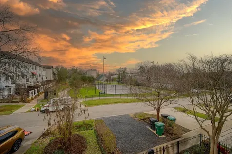 842 W 22nd Street Houston TX 77008