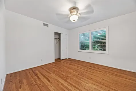 5638 Sanford Road Houston TX 77096