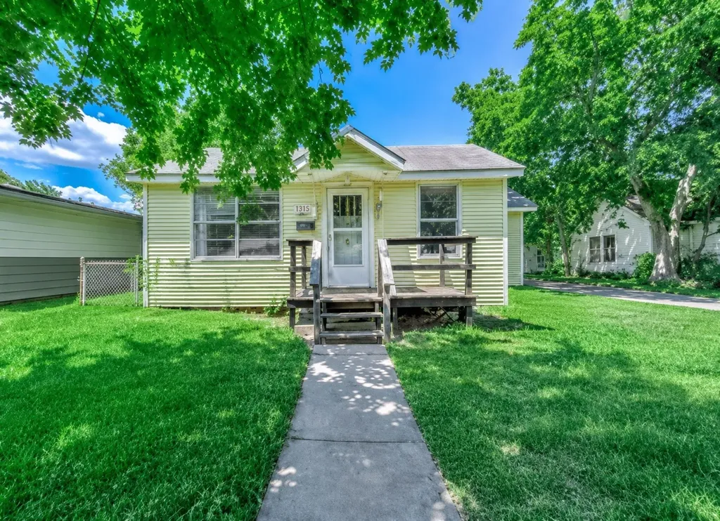 207 N Logan Street Texas City TX 77590