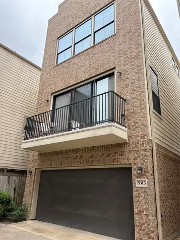 5313 Petty Street Houston TX 77007
