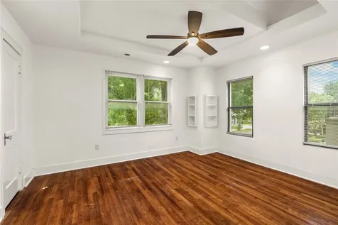 2202 W Main Street Houston TX 77098