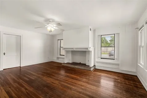 2202 W Main Street Houston TX 77098