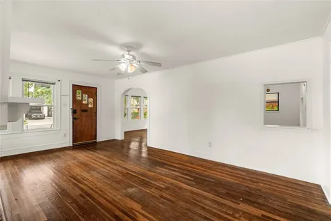 2202 W Main Street Houston TX 77098