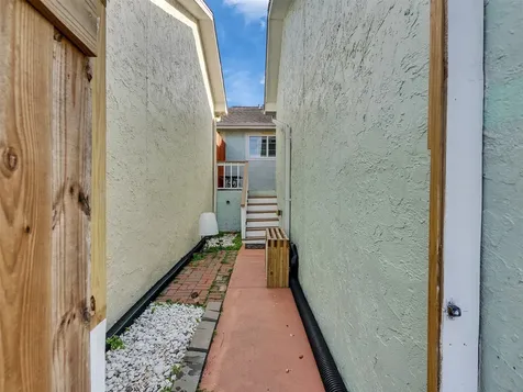 10109 Schaper Road Galveston TX 77554