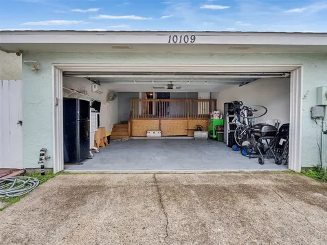 10109 Schaper Road Galveston TX 77554