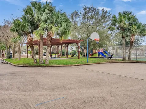 10109 Schaper Road Galveston TX 77554