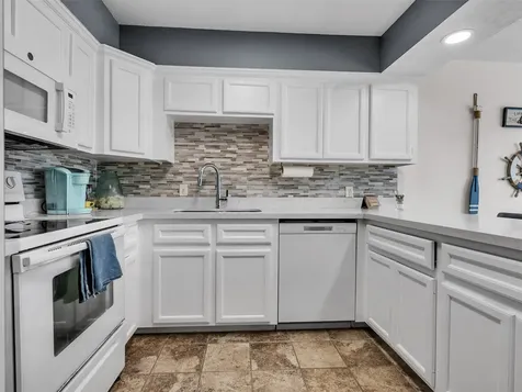10109 Schaper Road Galveston TX 77554