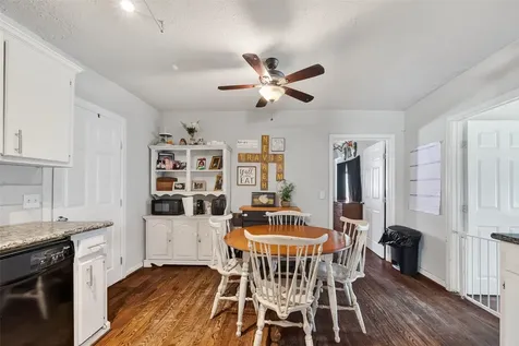 115 S Holmes Street La Porte TX 77571