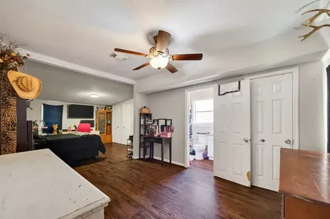 115 S Holmes Street La Porte TX 77571