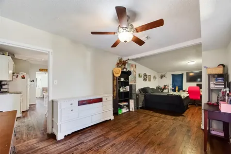 115 S Holmes Street La Porte TX 77571