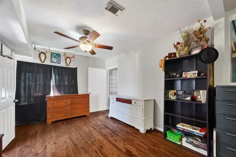 115 S Holmes Street La Porte TX 77571
