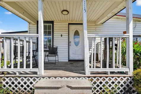 115 S Holmes Street La Porte TX 77571
