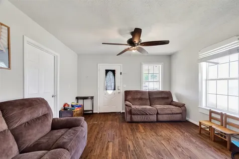 115 S Holmes Street La Porte TX 77571