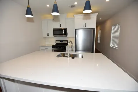 4322 Allen Street Houston TX 77007