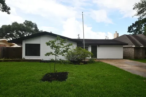 2431 Bayou Drive League City TX 77573