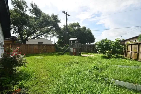 2431 Bayou Drive League City TX 77573