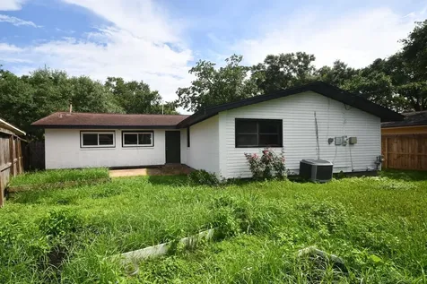 2431 Bayou Drive League City TX 77573