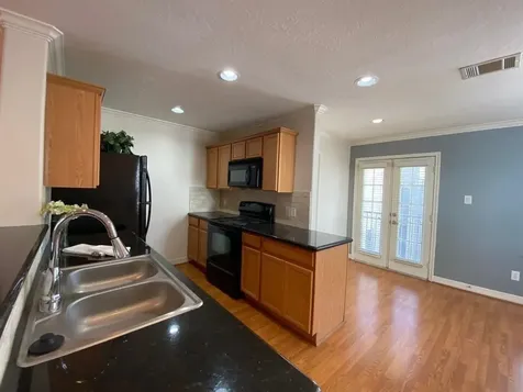 3710 Sherwood Lane 108 Houston TX 77092