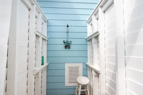 4211 Hardin Drive Galveston TX 77554