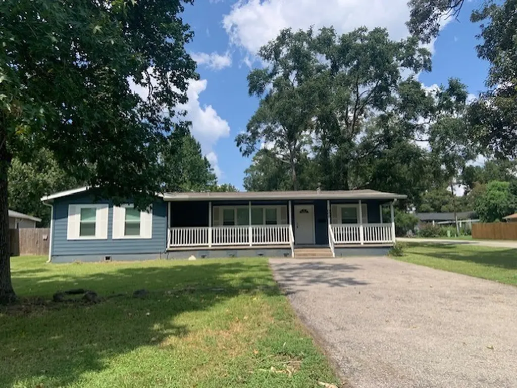 1000 Thomas Avenue Conroe TX 77301
