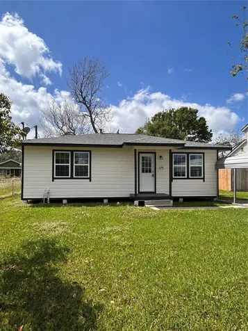 170 Lois Street Clute TX 77531