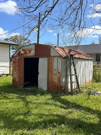 170 Lois Street Clute TX 77531