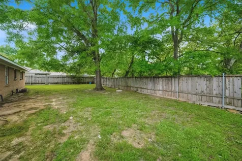 105 Lakeway Drive Crockett TX 75835