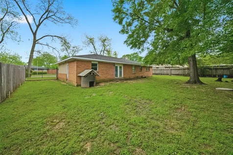 105 Lakeway Drive Crockett TX 75835