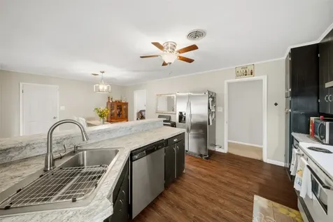 105 Lakeway Drive Crockett TX 75835