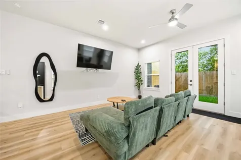 4513 Reed Road B Houston TX 77051