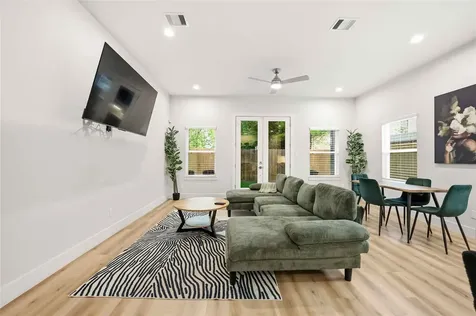 4513 Reed Road B Houston TX 77051