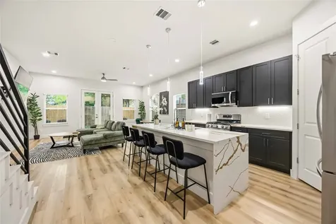 4513 Reed Road B Houston TX 77051