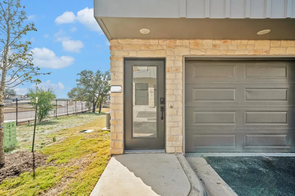1601-116 Mustang Drive Marble Falls TX 78654