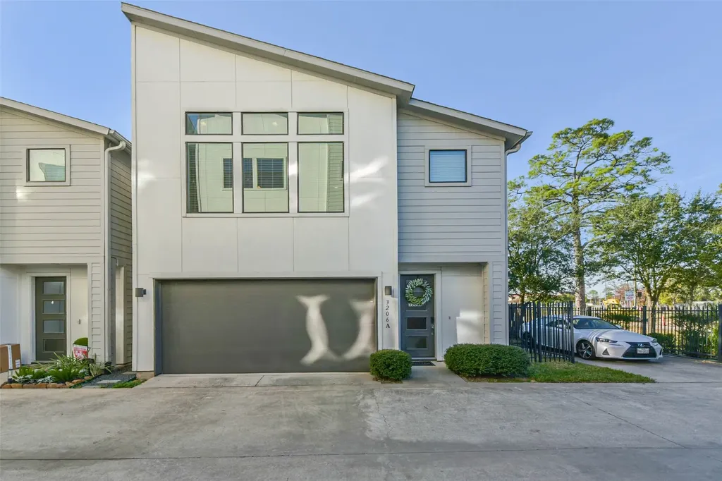 3206 N Macgregor Way A Houston TX 77004