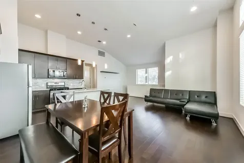 3206 N Macgregor Way A Houston TX 77004