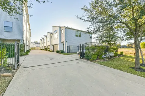 3206 N Macgregor Way A Houston TX 77004