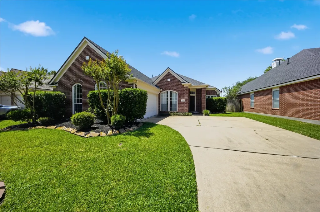 3714 Crescent Drive Pearland TX 77584
