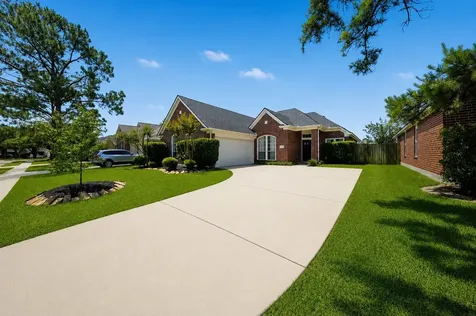 3714 Crescent Drive Pearland TX 77584