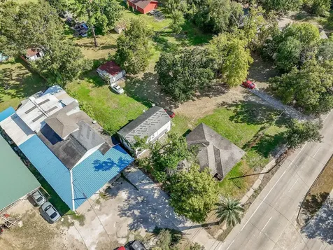 2413 E Crosstimbers Street Houston TX 77093