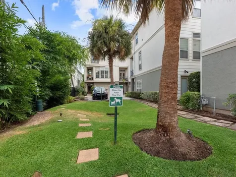 625 Hartman Street Houston TX 77007