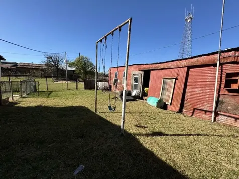 204 E Bryan Avenue Electra TX 76360